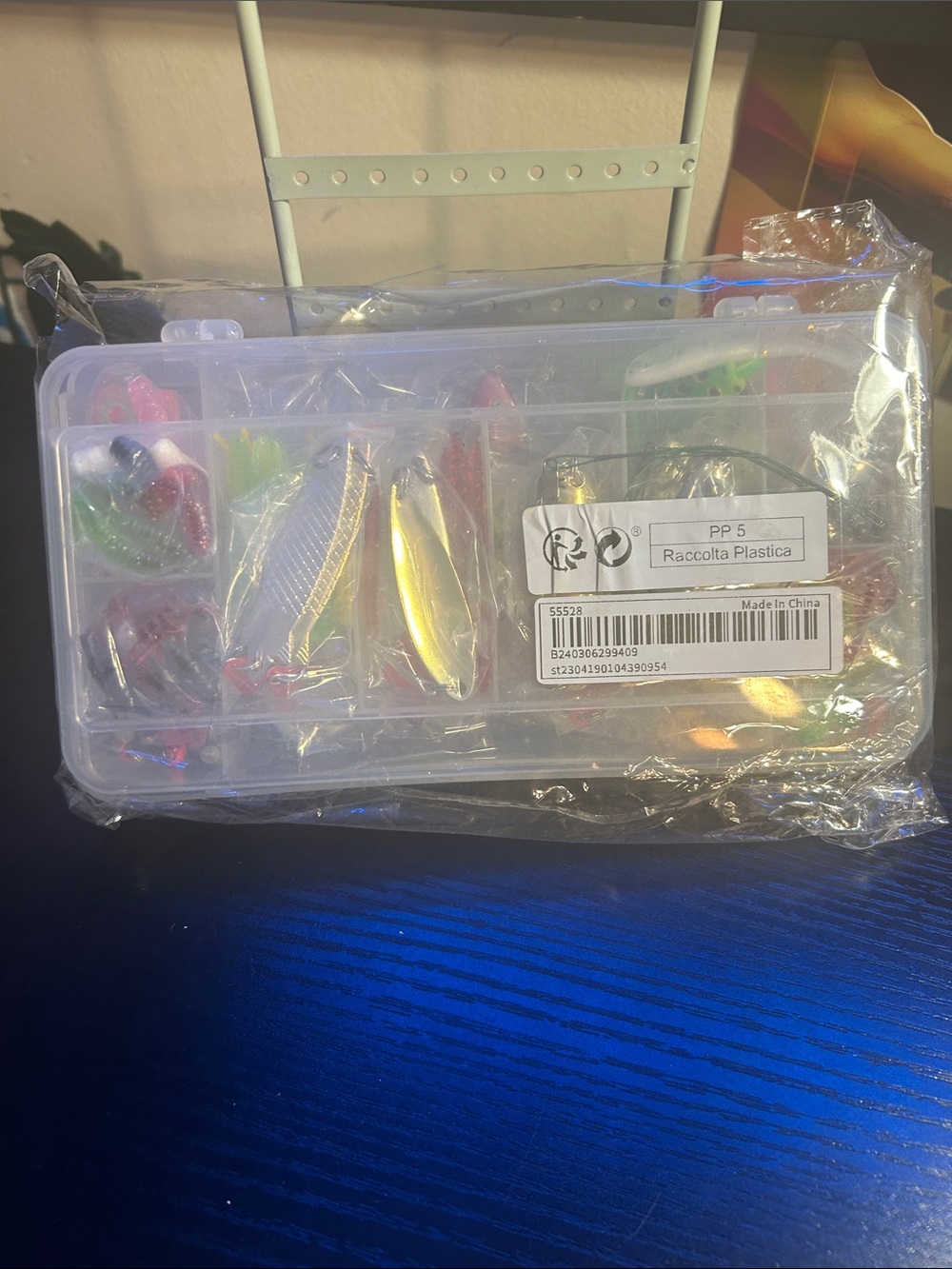 Assorted Fishing Lures Kit in Bright Multicolor | NEW IN KIT | - Picture 5 of 6